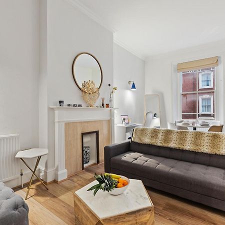 Parea Living - South Kensington, Elegant 1-Bedroom Flat, Wfh Desk London Bagian luar foto