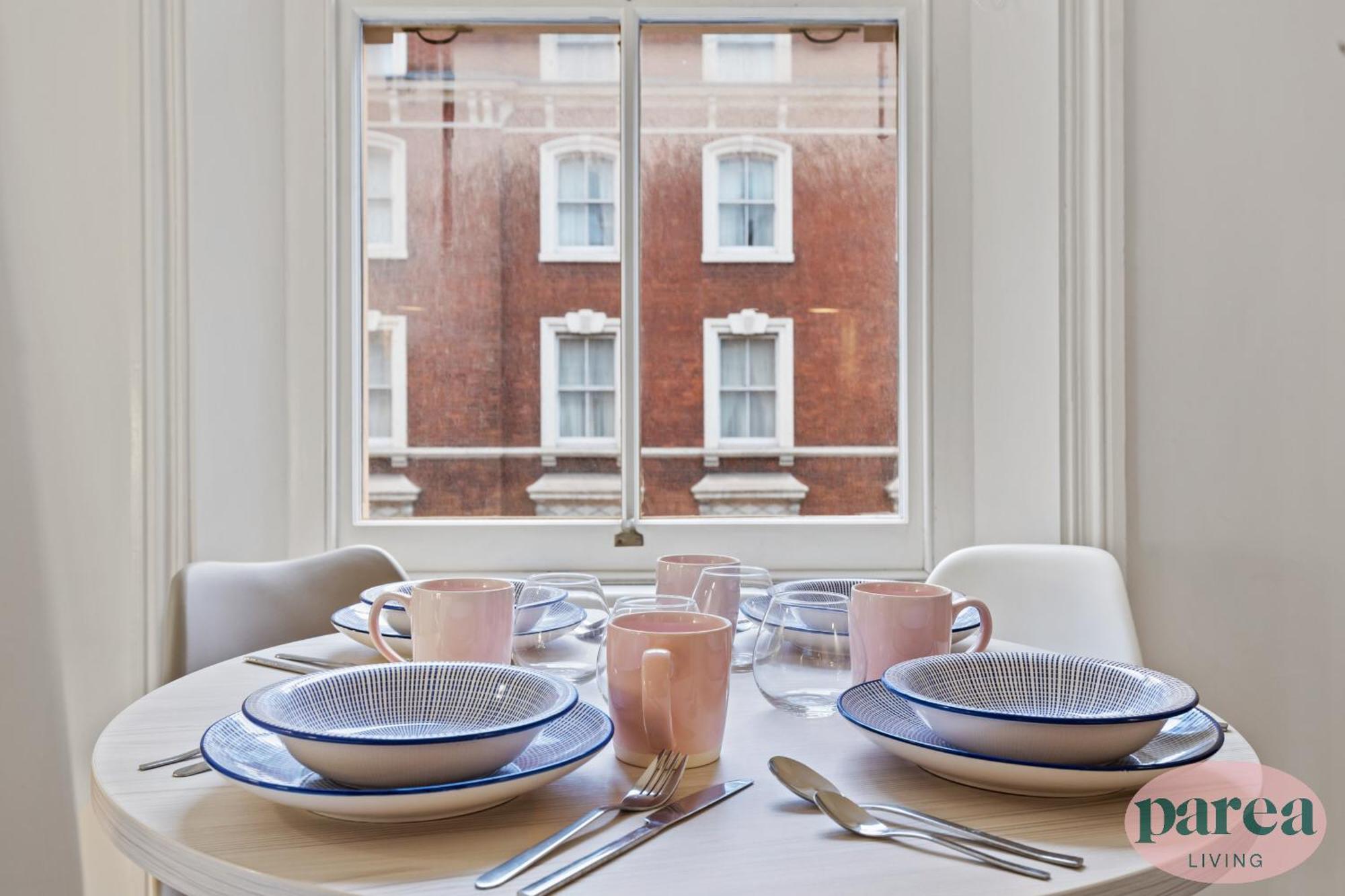 Parea Living - South Kensington, Elegant 1-Bedroom Flat, Wfh Desk London Bagian luar foto